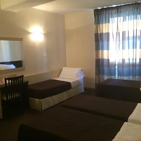 Tritone Hotel 3*