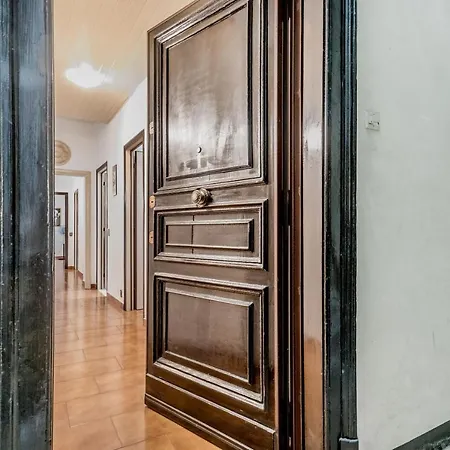 Bbhome Elegant In Front Of Termini Station Apartment