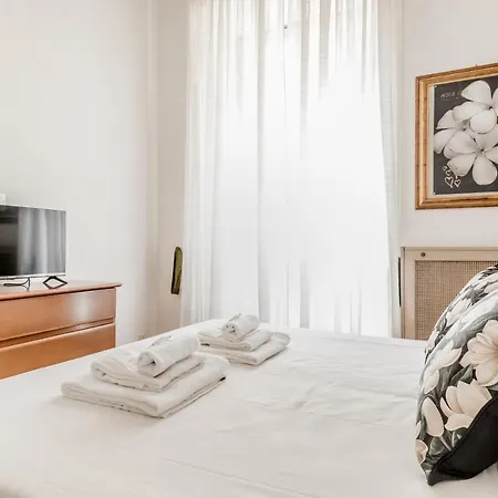 Apartment Bbhome Elegant In Front Of Termini Station