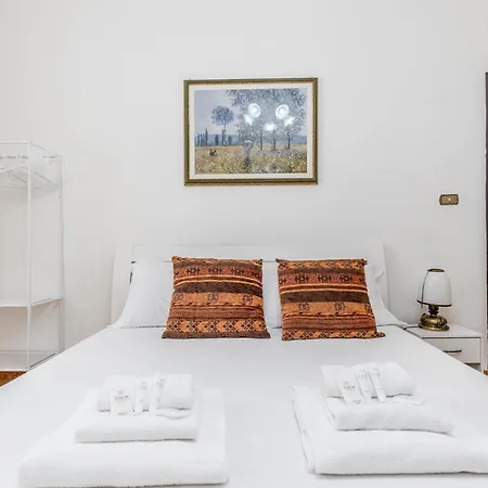 Bbhome Elegant In Front Of Termini Station *