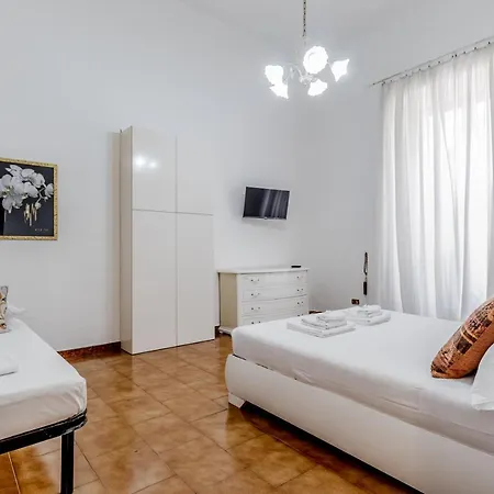 Bbhome Elegant In Front Of Termini Station Rome