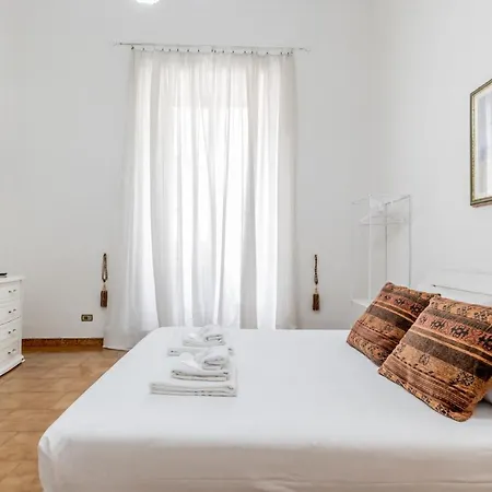 Bbhome Elegant In Front Of Termini Station Apartment