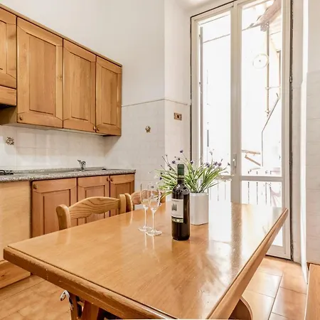 Bbhome Elegant In Front Of Termini Station *