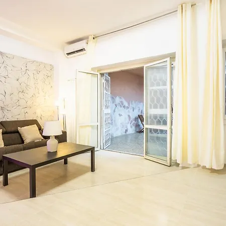 Ethnos Relais Vaticano * Rome