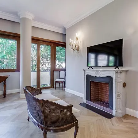 Bmga L Chic And Charm 3bdr Apt In Coppede District Apartment