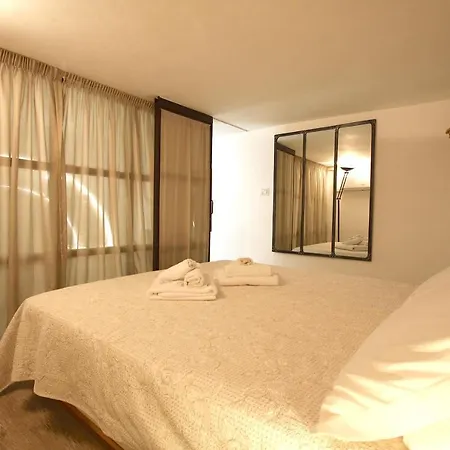 Aparthotel Monti House