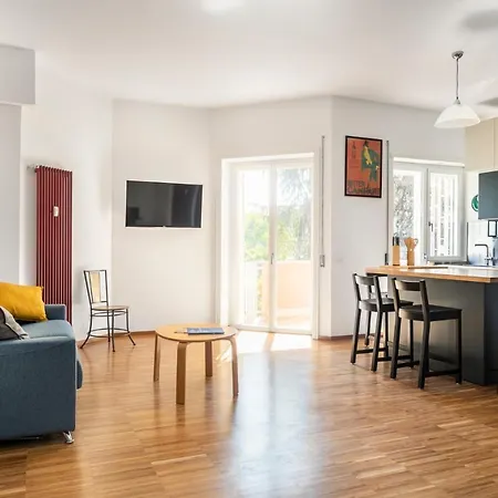 Cozy Flat 2 Bedrooms 2 Bathrooms With Balcony Apartment
