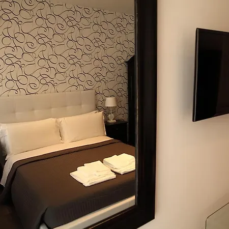 לינה וארוחת בוקר Maison Flaminio 4*