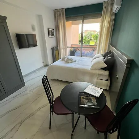 Aurelia Apartmanhotel