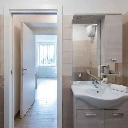 St. John 2br/2bth Roma