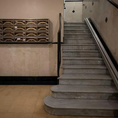 Merulana Penthouse: 5 Minutes Walk From Colosseum Apartamento Roma