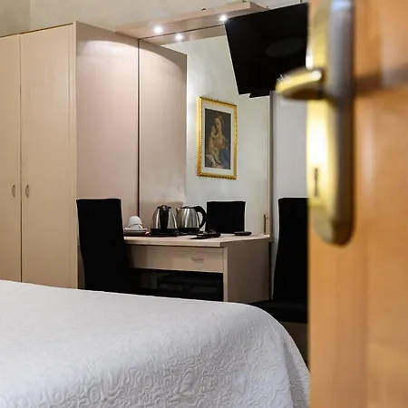 Otel Julia 3*