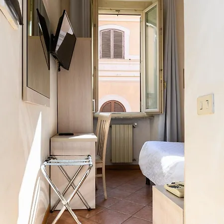 Otel Julia 3*