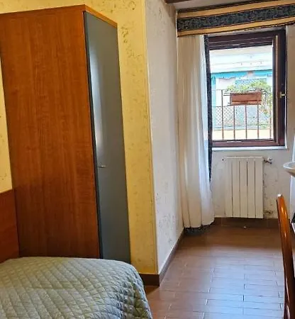 Otel Julia 3*