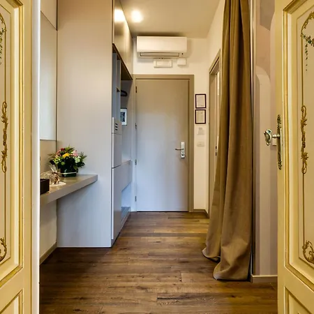 Piazza Farnese Luxury Panzió