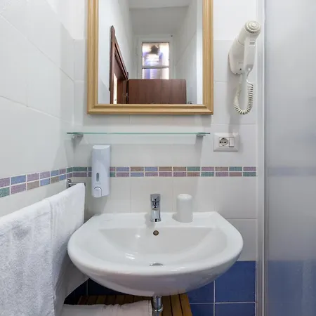 Domus Castroni Scipioni Bed & Breakfast *