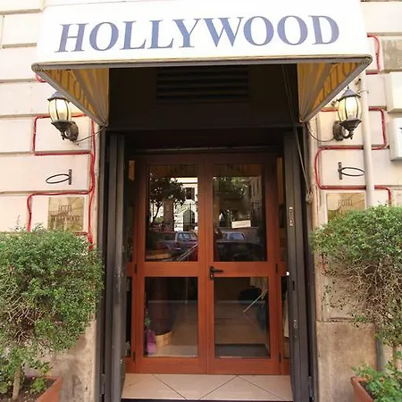 Отель Hollywood 2*