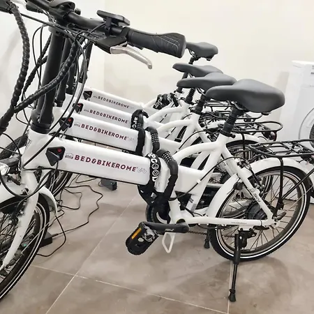 Alojamento de Acomodação e Pequeno-almoço Bed&bikerome Giulio Cesare *
