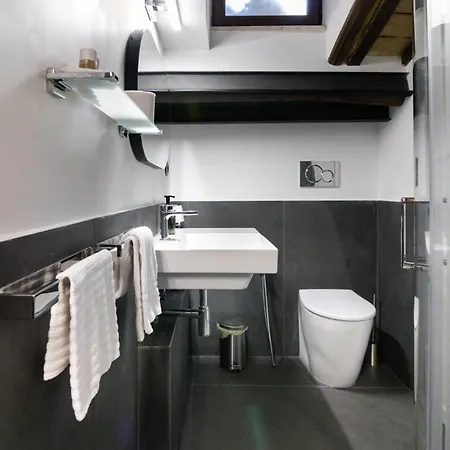 Viam 16b Apartment