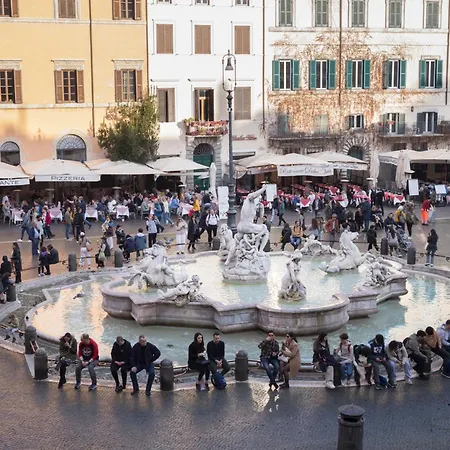Apartment Navona Charming Balcony Rom