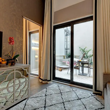 Singer Palace Рим