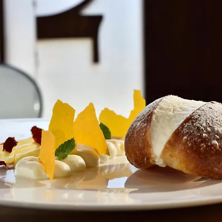 Palazzo Montemartini Rome, A Radisson Collection 5*