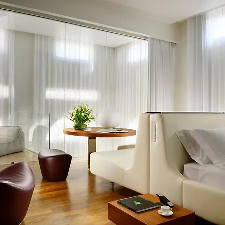 Palazzo Montemartini Rome, A Radisson Collection Róma