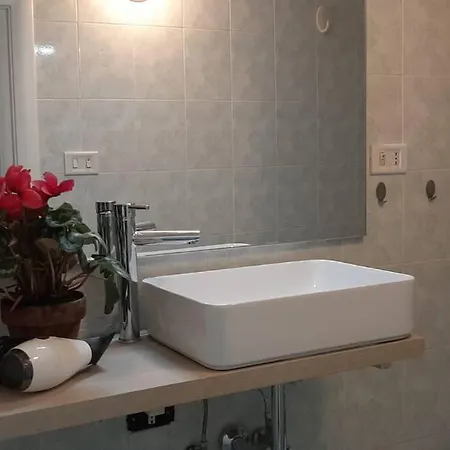 Caterina San Lorenzo 2camere Apartment Rome