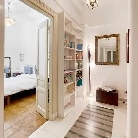 All'ombra Del Colosseo Apartment *