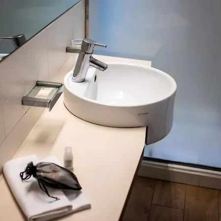 Black Hotell Rom