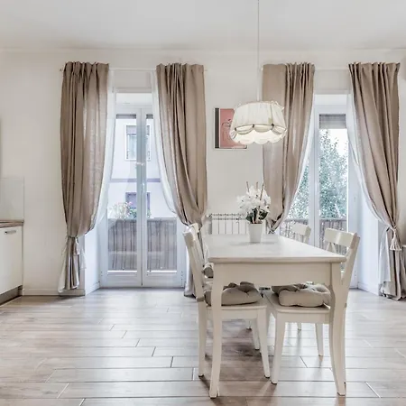Metro Battistini Elegante Apartment