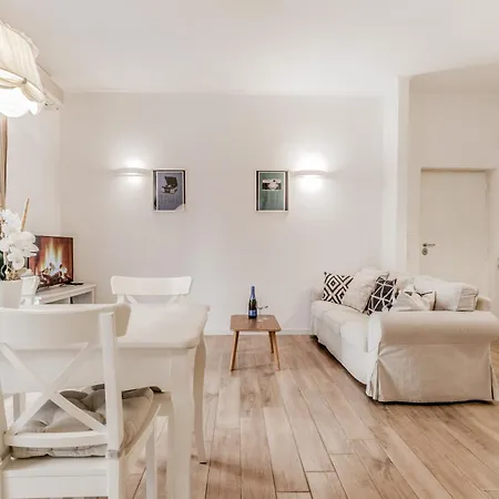 Apartment Metro Battistini Elegante Rome
