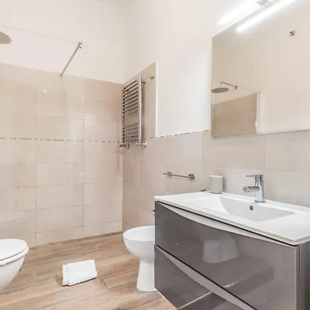 Metro Battistini Elegante Apartment *