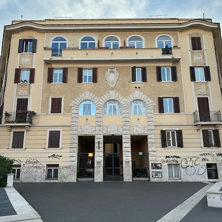 Destination San Giovanni Homey Flat - 3 Bdrs - Metro A Apartment