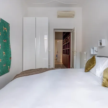 Urban Chic 2 Bedroom Vatican Escape *