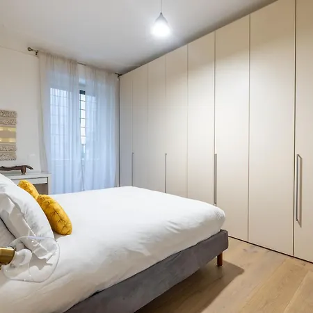 Urban Chic 2 Bedroom Vatican Escape