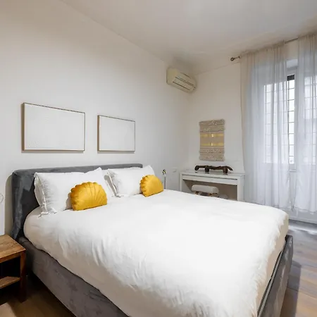 Urban Chic 2 Bedroom Vatican Escape Apartment Rome