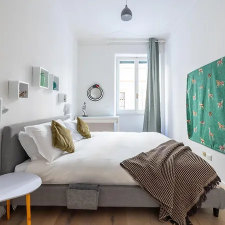 Urban Chic 2 Bedroom Vatican Escape Rome