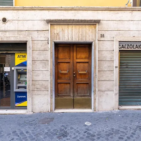 Urban Chic 2 Bedroom Vatican Escape Apartment