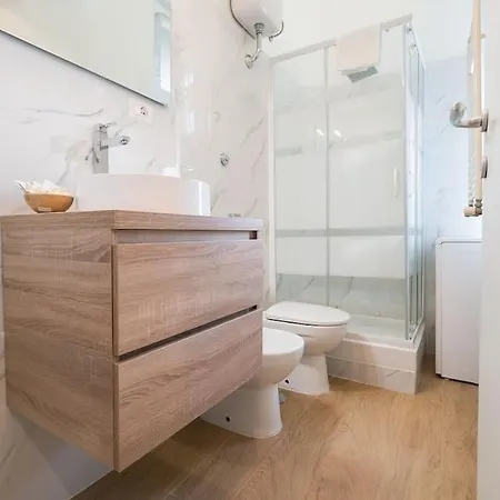 - Basilica San Pietro Apartment Rome