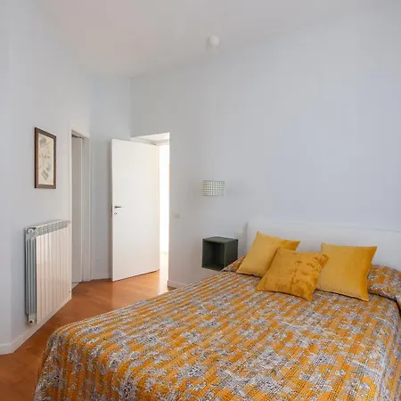 Luxury Auditorium Apartment *