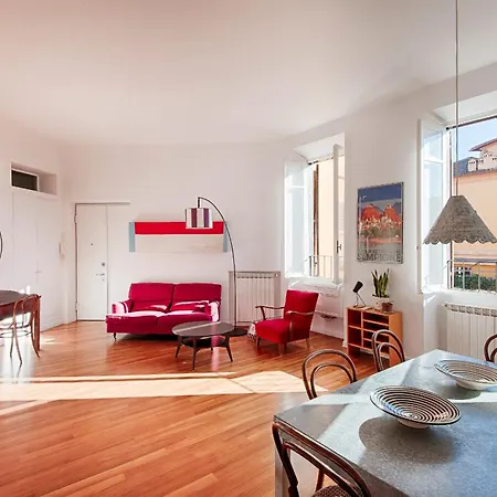 Luxury Auditorium Apartment *