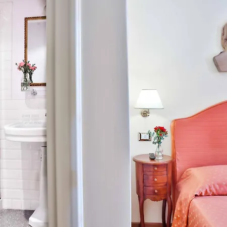 Casa De' Fiori 3* Řím