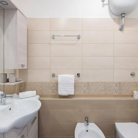 St. John 2br/2bth Roma