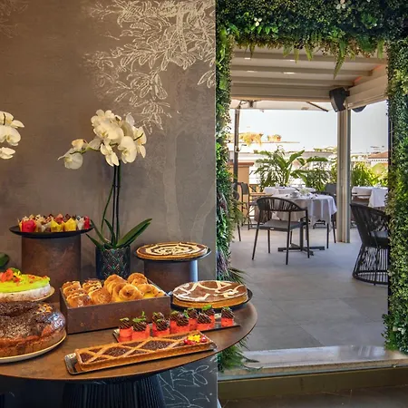 Gallia Hotel 4*