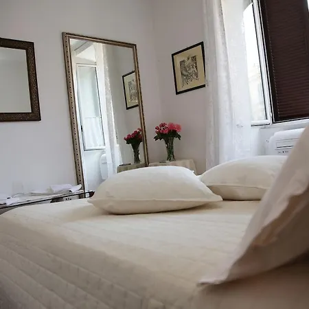 Bubblehouse Apartment *