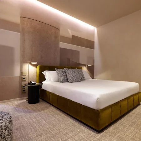 Fontanella Borghese 4*