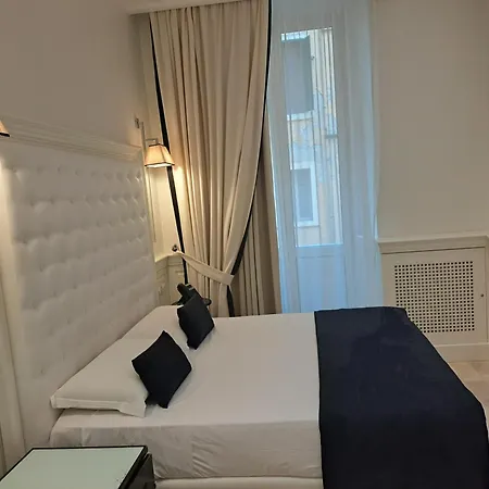Hotel Dei Quiriti 3*