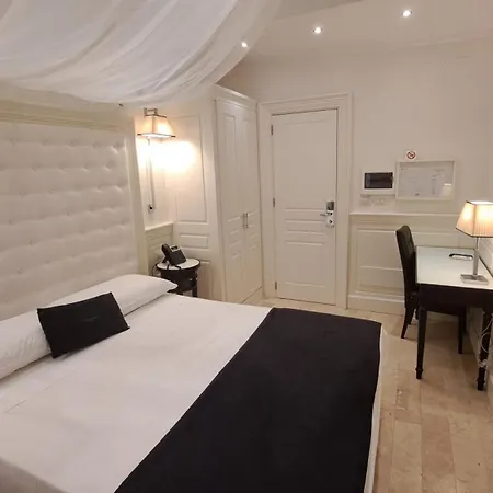 Dei Quiriti Hotel 3*