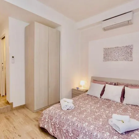 Lovely Nights - Luxury Pensión *